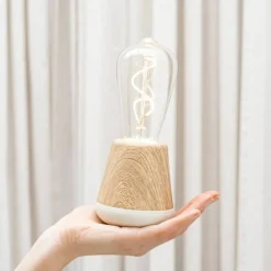 The Humble One bordslampa, walnut