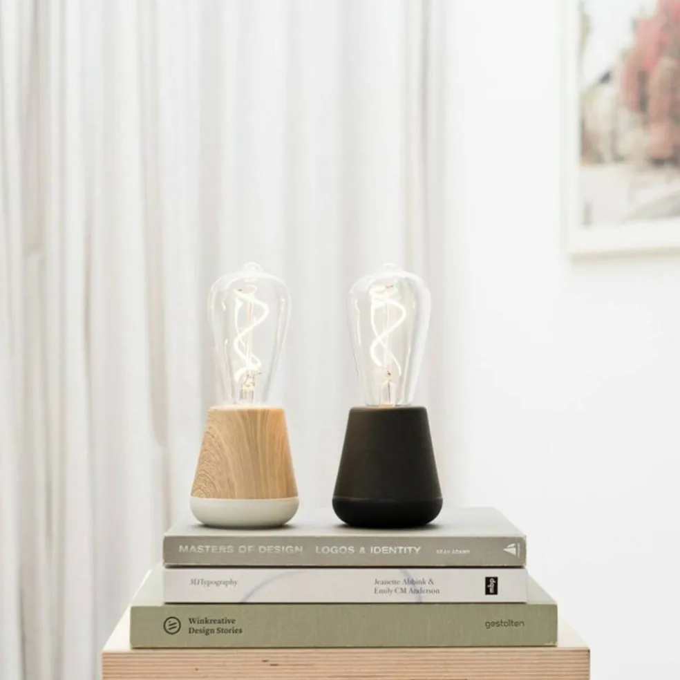The Humble One bordslampa, walnut