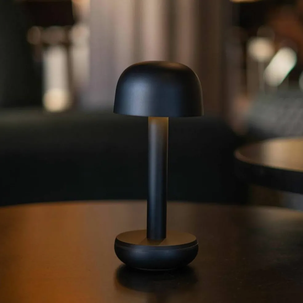 The Humble Two bordslampa, beige