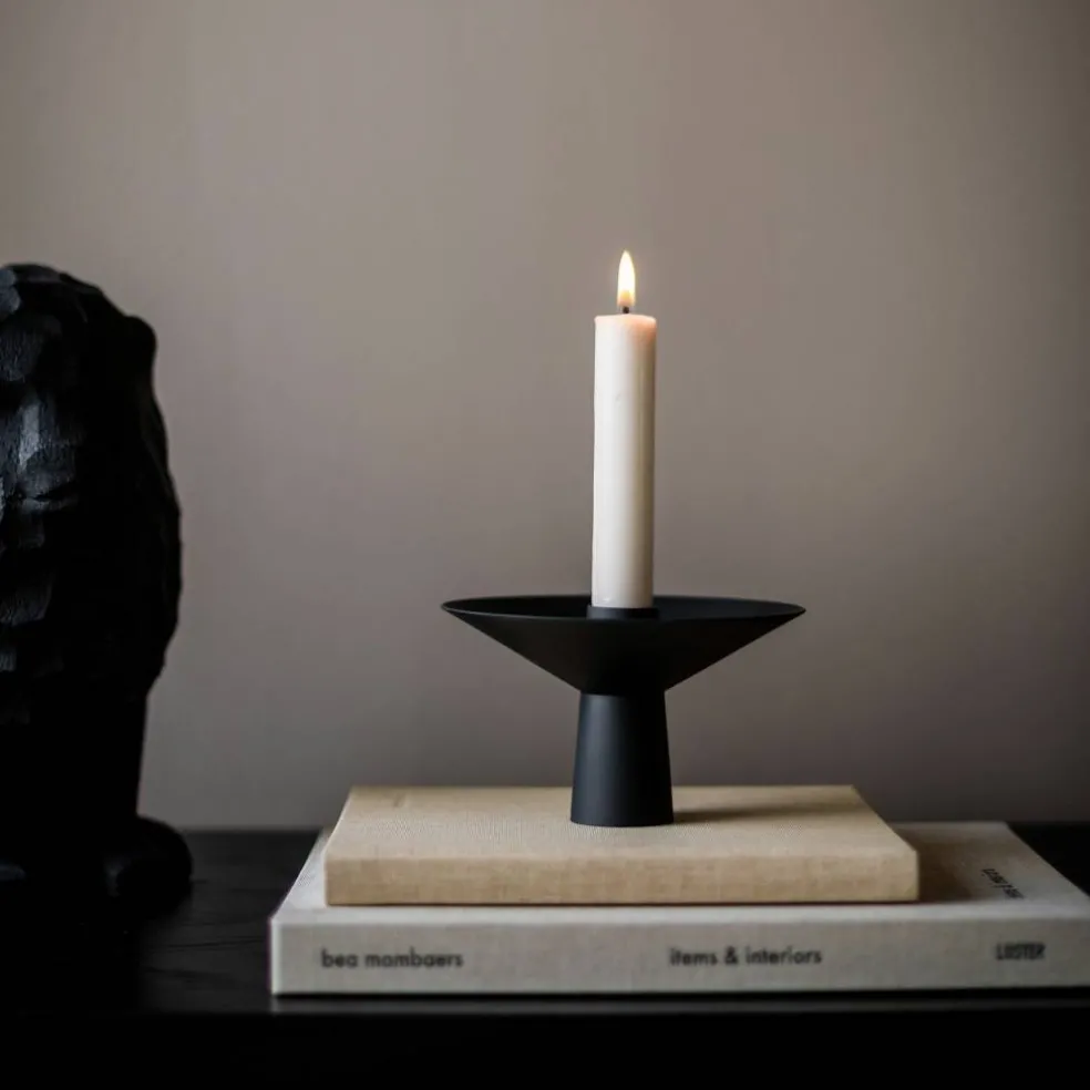 Uma Candle ljusstake, black