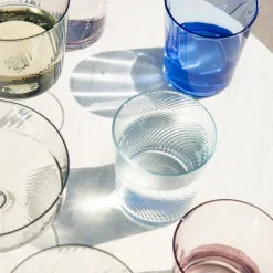 Unique Swirl vattenglas 30 cl, mörkblå