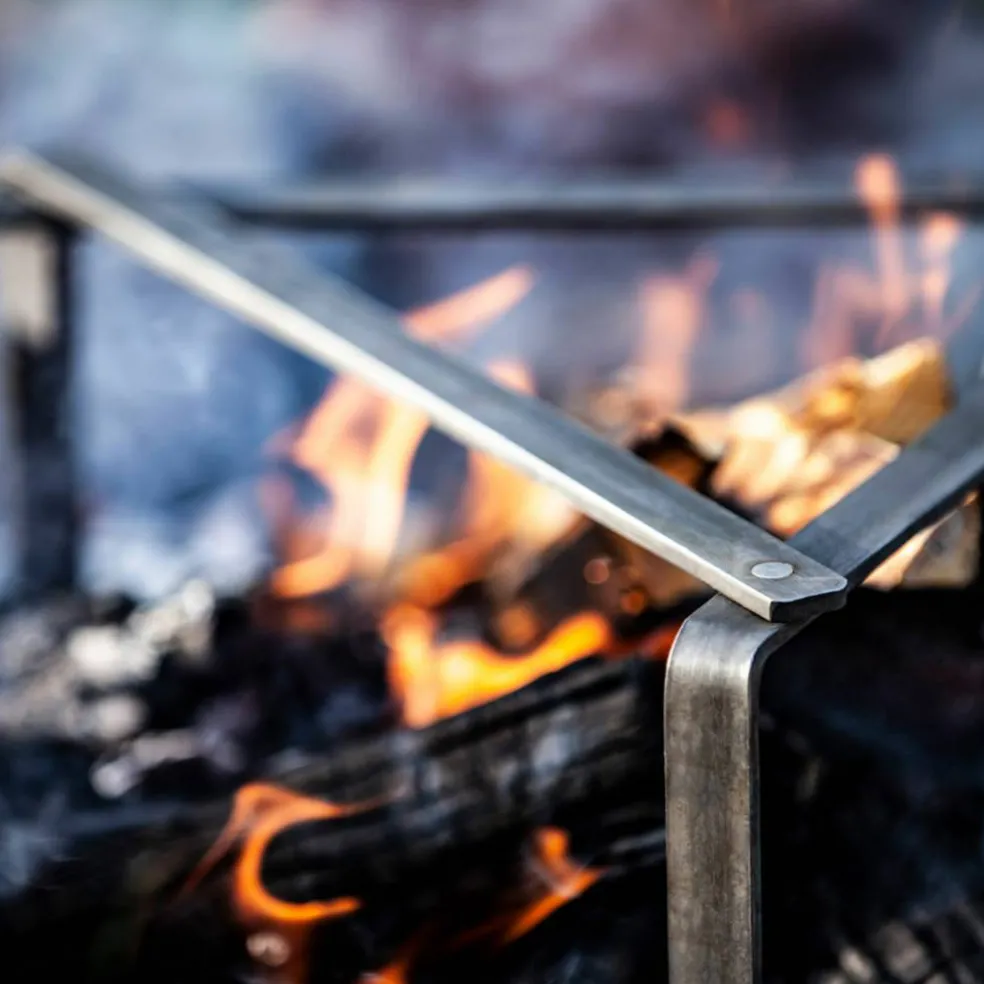 Vikbart grillställ