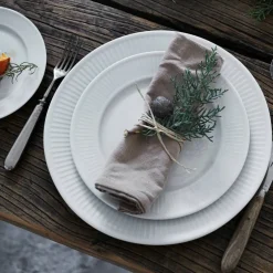 Vit Plissé tallrik, Ø 22 cm.