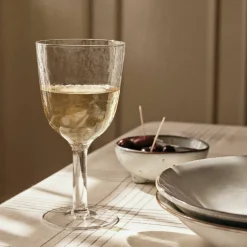 Vitvinsglas, klar